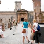 El castillo de Montjuïc dejó de ser un museo militar en mayo de 2009. Desde entonces no se le ha sabido dar un uso adecuado