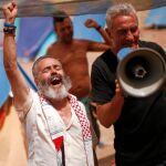 El diputado de IU permanece en una finca propiedad de Defensa pero ocupada por el SAT