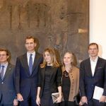 Don Felipe ensalza «la actitud profundamente ética» de Tàpies