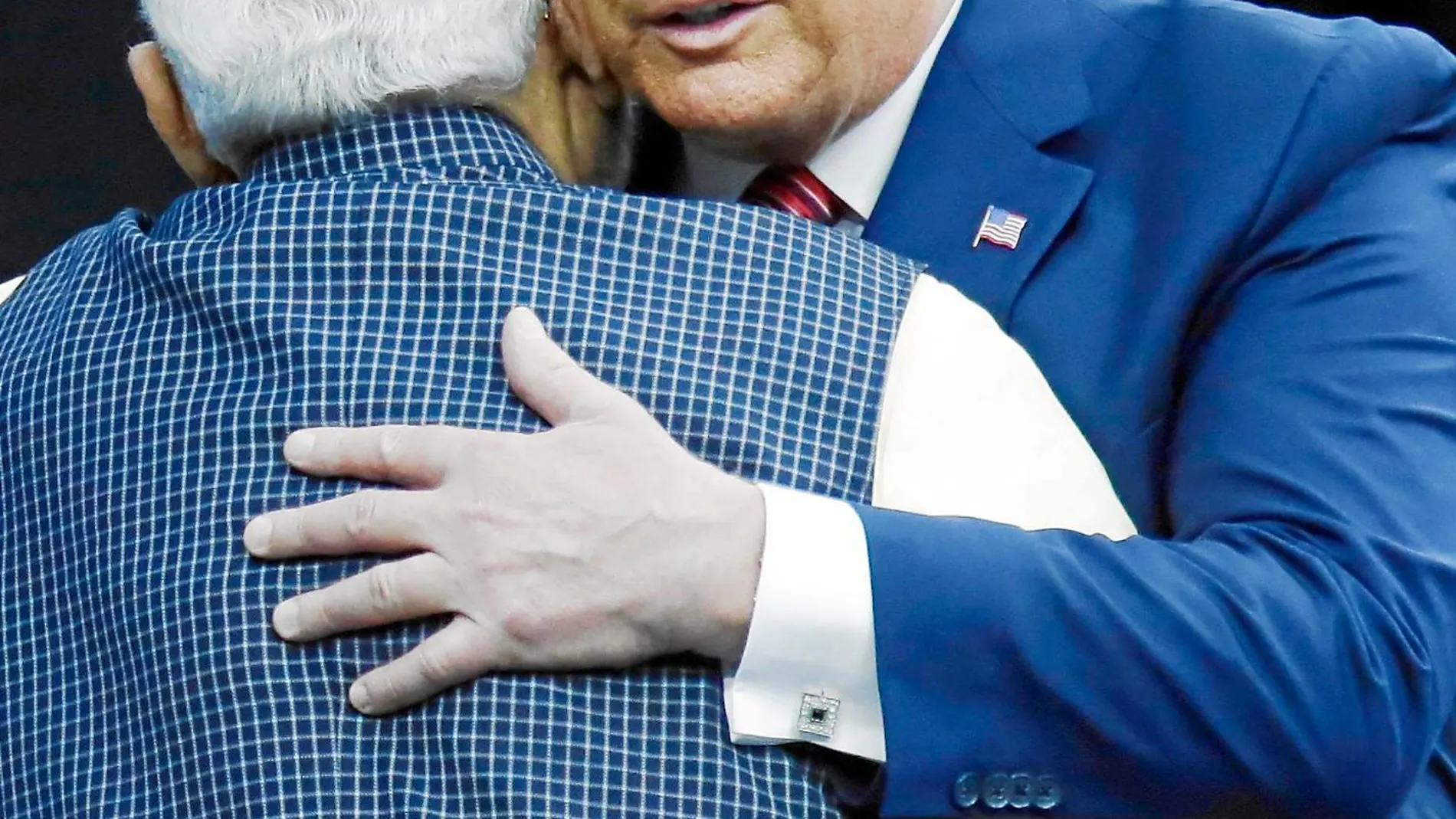 Trump ayer con su homólogo indio, Narendra Modi, en un acto en Texas