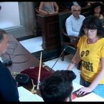 Los concejales de la CUP de Reus en el momento de la toma de posesión / Vídeo: Atlas