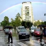 El ambiente del martes será “muy caluroso”, con temperaturas entre cinco y diez grados más por encima de lo normal para la época del año en la mitad norte