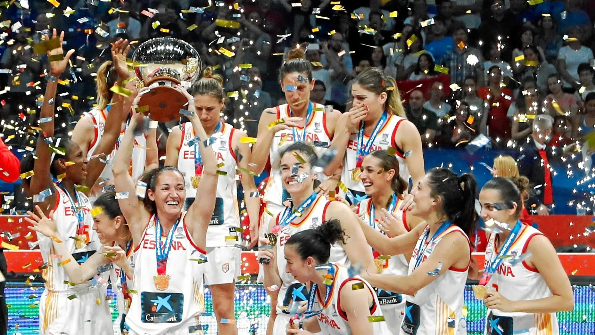 Las jugadoras españolas celebran el triunfo ante Francia. (AP Photo/Darko Vojinovic)