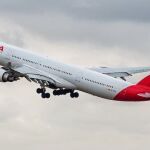 Un avión de Iberia en pleno despegue