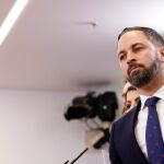 El líder de Vox, Santiago Abascal, durante la rueda de prensa ofrecida este jueves en el Congreso