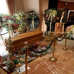 Capilla ardiente de Camilo Sesto antes de abrirse al público