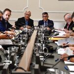 El delegado del Gobierno, Juan Carlos Fulgencio, junto al alcalde de Valencia, Joan Ribó, concejales y mandos policiales