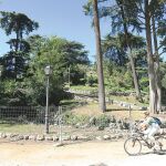 Este monte artificial, creado hace 150 años por Fernando VII, lleva tres décadas sumido en el desuso y el abandono. Fotos: Cristina Bejarano
