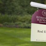 Cartel de una propiedad en venta por Berkshire Hathaway
