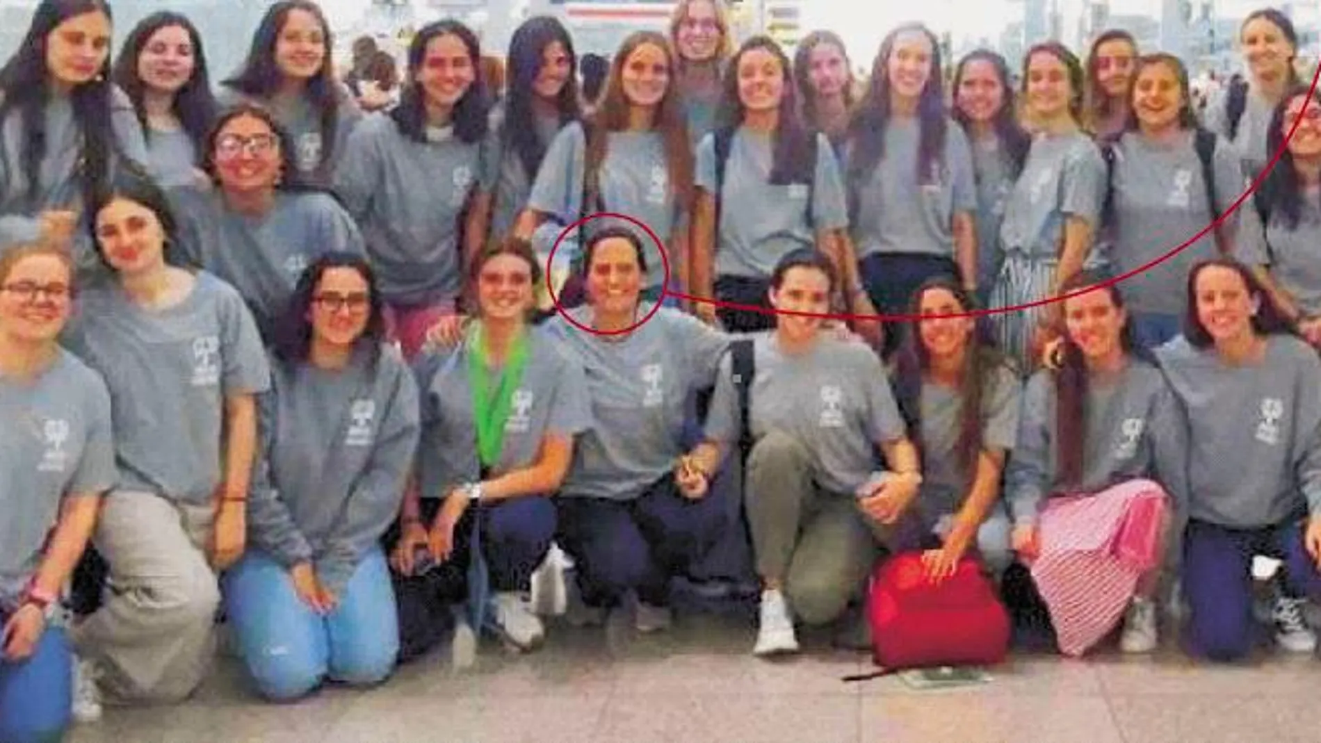 Teresa Cardona (en el círculo rojo)