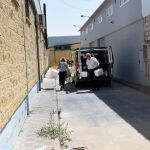 Los inspectores sanitarias han recogido cientos de muestras en la fábrica para analizar /Foto: Ke-Imagen
