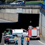 Efectivos de emergencias acuden al lugar donde dos personas han fallecido / Foto: Efe