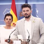 Gabriel Rufián y Mertxe Aizpuruahan anunciado su abstención