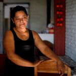 Rosa Ramírez, la madre de Óscar Alberto Martínez Ramírez, quien se ahogó junto a su pequeña en el río Bravo/ Reuters