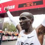 Kipchoge, tras bajar de dos horas en un maratón