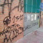 La Policía Nacional ha detenido a cuatro personas vinculadas con movimientos políticos de ideología extrema, que organizaban «cacerías» y realizaban «graffitis» en Murcia