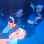 El fotógrafo quedó tendido en el suelo