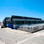 Vista del Centro de Atención Temporal de Inmigrantes (CATE) que se encuentra en el la zona portuaria de Crinavis en el término municipal en San Roque (Cádiz) y que pertenece al puerto de Algeciras, y donde atenderían a los rescatados en el caso de que el buque Open Arms, decidieran atracar / Foto: Efe