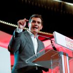 El líder de Ciudadanos, Albert Rivera, protagoniza este sábado el pistoletazo de salida de la precampaña de su partido con un encuentro ciudadano en Madrid / Foto: EFE-David Fernández