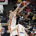 Marc Gasol defiende la penetración de Harrison Barnes