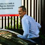 Llegada de Iñaki Urdangarín al hogar donde hará el voluntariado / Foto: Cipriano Pastrano
