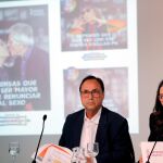 El conseller de Hacienda y Modelo Económico, mVicent Soler, y la vicepresidenta del Consell, Mónica Oltra, ayer tras el pleno del Consell