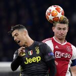 De Ligt, en el partido de la Champions que el Ajax jugó contra la Juve, el nuevo equipo del central