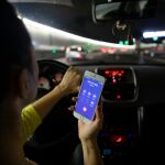 Los murcianos, los españoles más enganchados al móvil mientras conducen