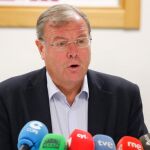 Antonio Silván, número uno en la lista del PP al Senado por León