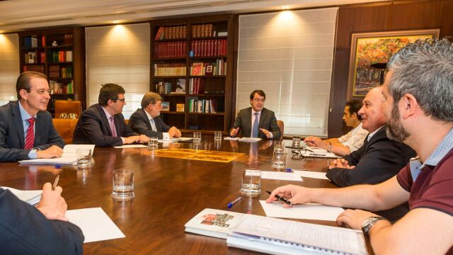 El presidente de la Junta, Alfonso Fernández Mañueco, preside el Consejo del Diálogo Social