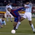 Ronaldo, durante su gol al Compostela