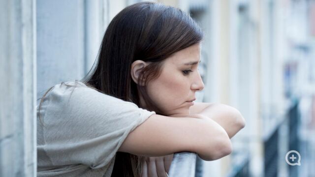 La tristeza puede estar presente durante un largo período de tiempo en lo que puede derivar en una enfermedad mental