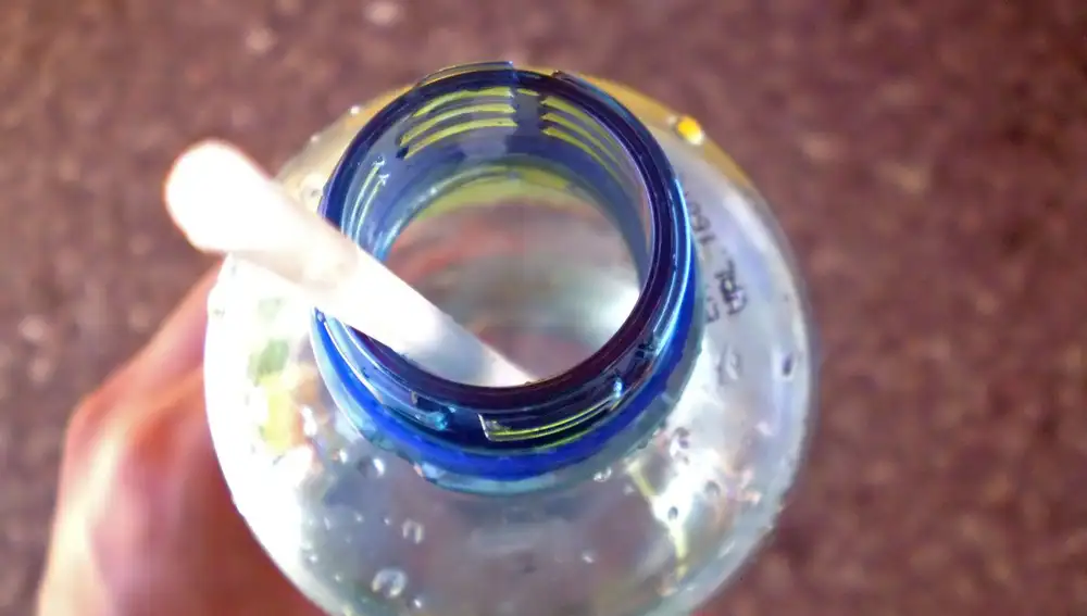 Uno de los mayores problemas de salud es el plástico procedente de las botellas de agua