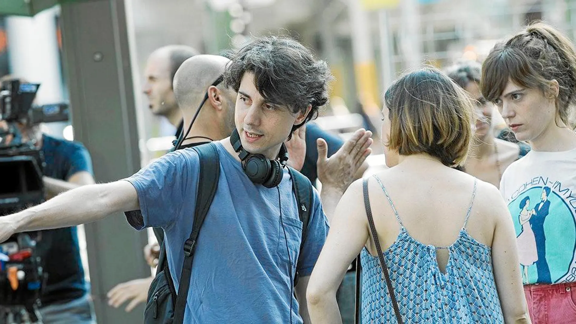 El director Jonás Trueba, durante el rodaje de «La virgen de agosto»