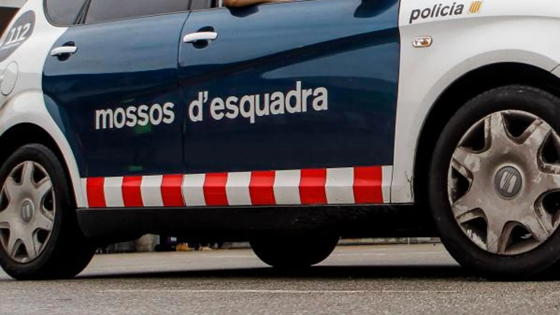Encuentran el cadáver de una mujer en plena calle de Barcelona