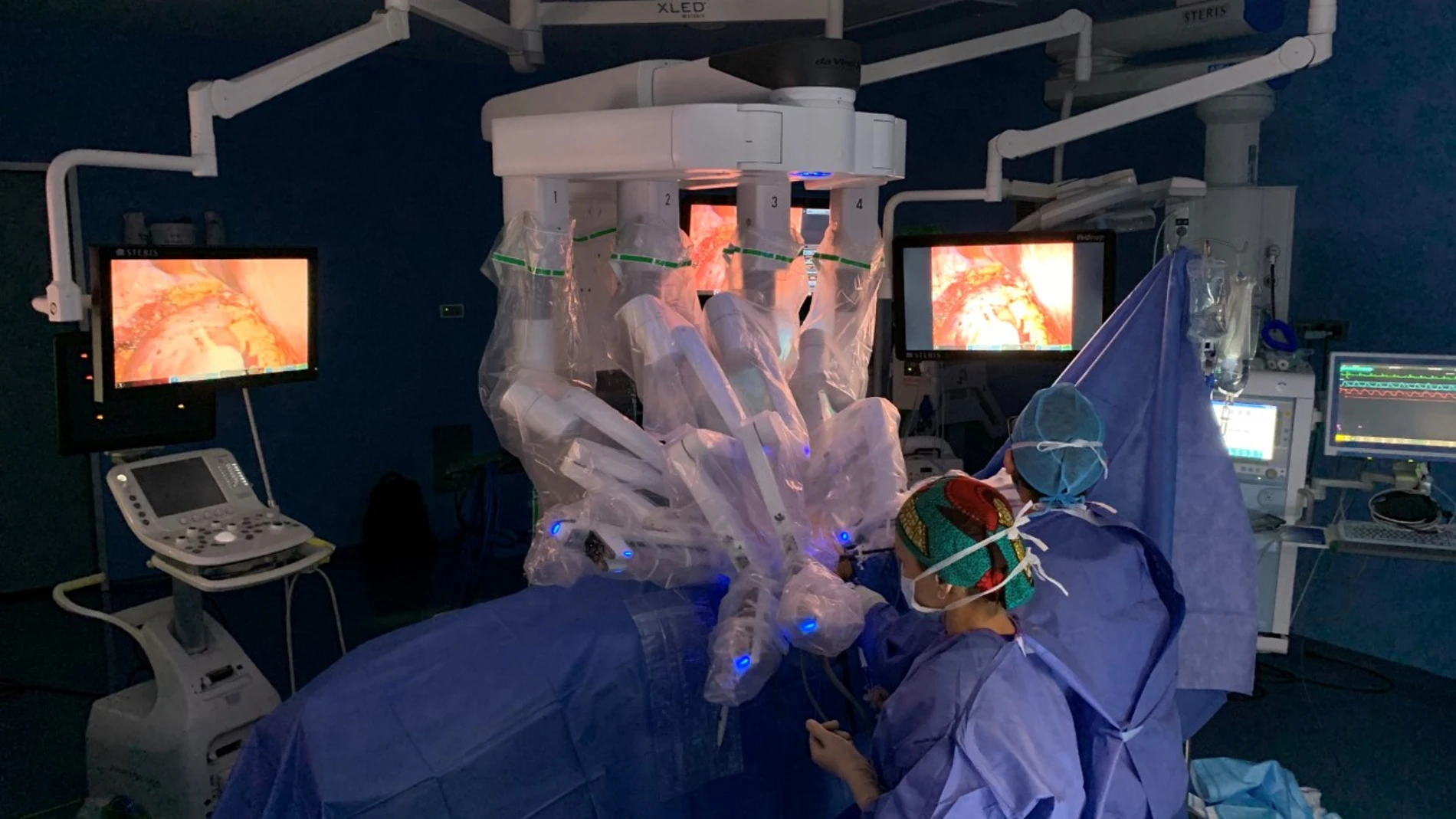 El Hospital utiliza la cirugía robótica para tratar intervenciones en la próstata, cirugía bariátrica y ginecología entre otras
