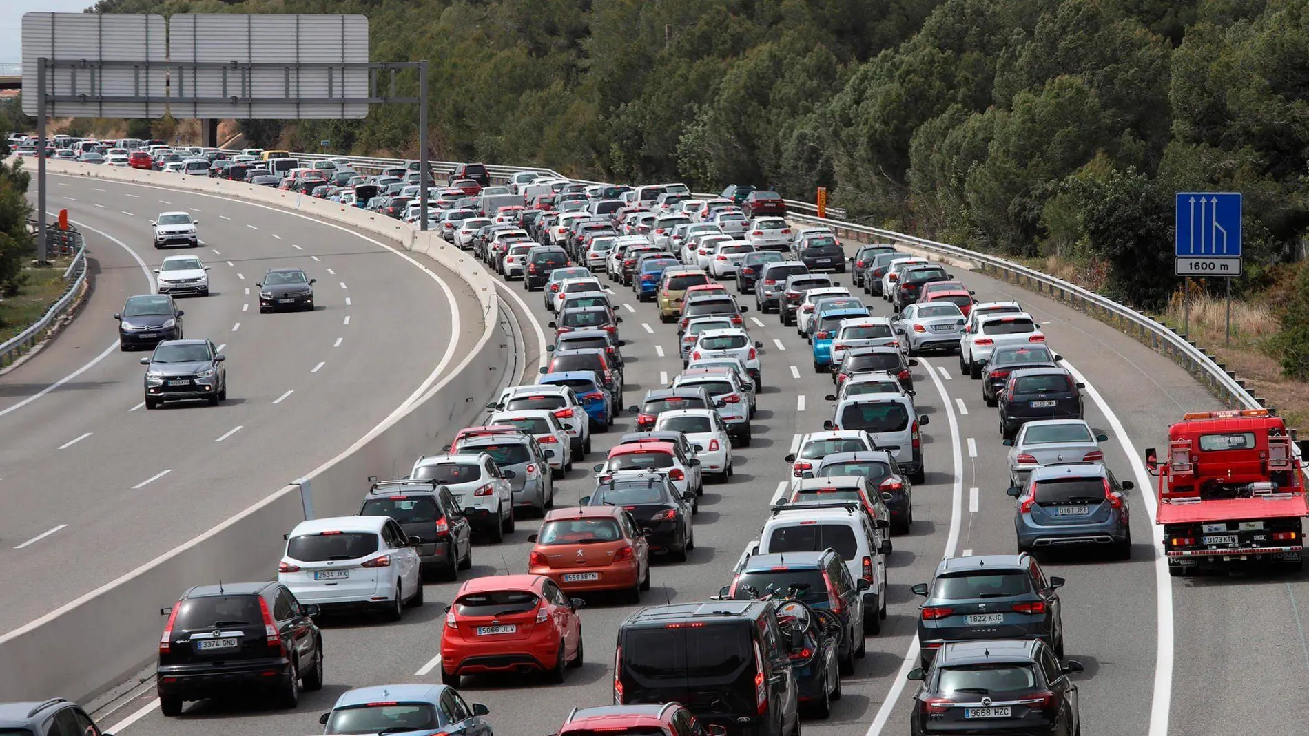 Cola de coches en la AP-7 de Tarragona