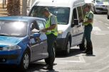Agentes de tráfico durante un control /EFE
