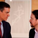 Pedro Sánchez y Pablo Iglesias en el Congreso, en una imagen de archivo / Efe
