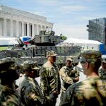 «Un espectáculo único». Con estas palabras expresaba Trump su entusiasmo por el desfile militar en el Lincoln Memorial en Whashington