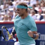 Rafa Nadal celebra el passing con el que cerró el primer set ante Medvedev