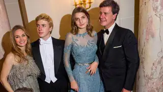 De izquierda a derecha, Genoveva Casanova, Luis y amina y Cayetano Martínez de Irujo De izquierda a derecha, Genoveva Casanova, Luis y amina y Cayetano Martínez de Irujo