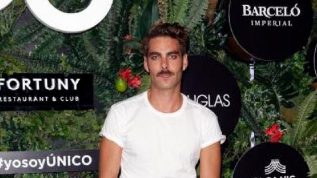 Jon Kortajarena luciendo sus Palomo Spain
