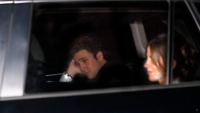 Felipe de Marichalar y Mar Torres llegan a la puesta de largo de Victoria Federica. (Foto: Grestonline)