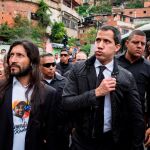 Juan Guaidó, en el entierro del dirigente político Edmundo "Pipo"Rada este domingo/Efe