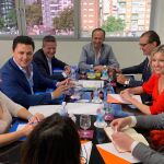 Los representantes de las comisiones negociadoras de PP y Cs, ayer durante su reunión en la Asamblea Regional donde mostraron el acuerdo programático para el Gobierno regional