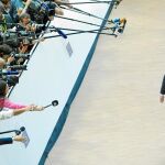 Sánchez continuaba ayer en Bruselas en el reparto de puestos de la UE, lo que le obligó a comunicar la fecha de la investidura por telefóno / Ap