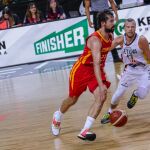 Llull intenta una entrada a canasta