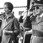 Francisco Franco y su esposa, Carmen Polo