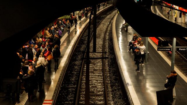 Una imagen del interior de una estación del metro barcelonés